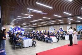 Osnivač Rhinocerosa priča svoju povijest poduzetništva i osoblje za proslavu ...